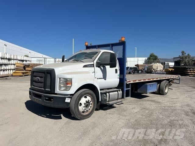 Ford F-650 Pritschenwagen/Pritschenwagen mit Seitenklappe
