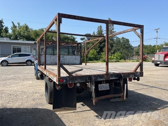 Ford F-700 Pritschenwagen/Pritschenwagen mit Seitenklappe