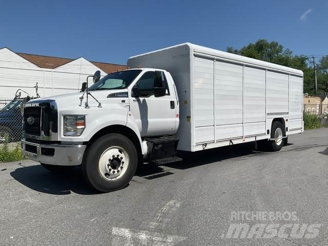 Ford F-750 Getränkewagen