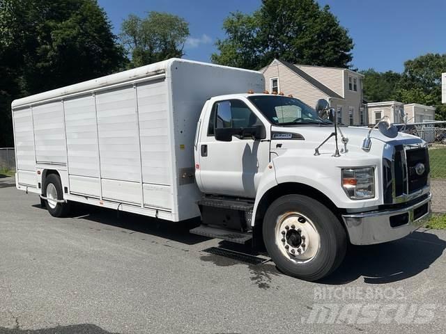 Ford F-750 Getränkewagen