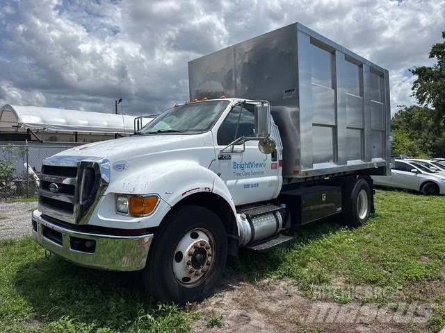 Ford F-750 Kleinholztransporter