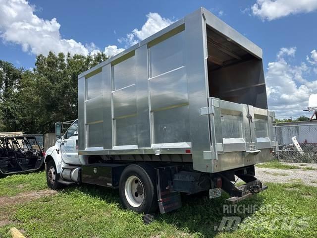 Ford F-750 Kleinholztransporter