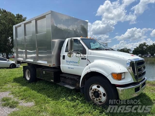Ford F-750 Kleinholztransporter
