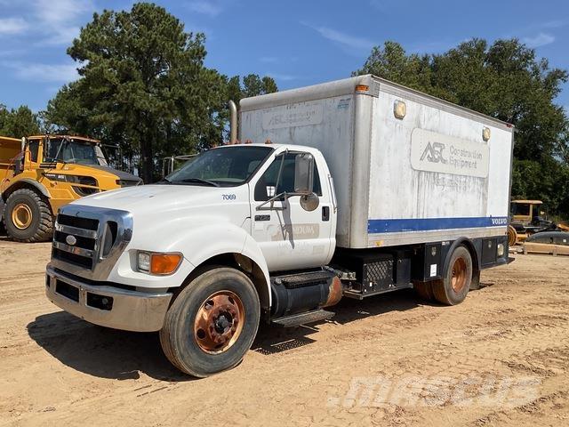 Ford F-750 Tankwagen