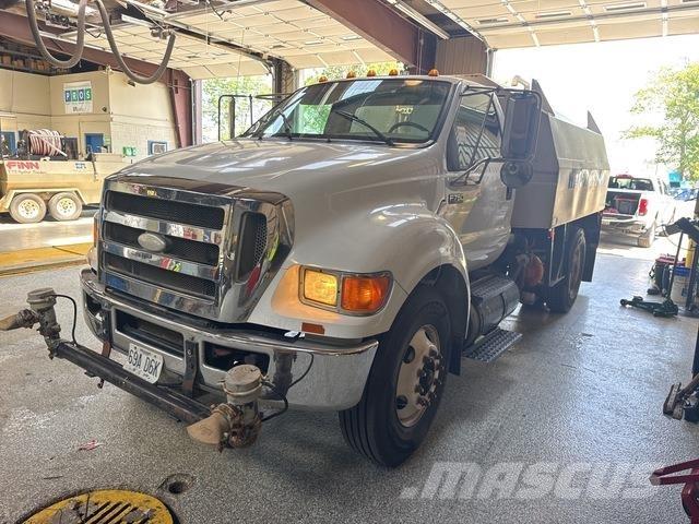 Ford F-750 Wassertanker