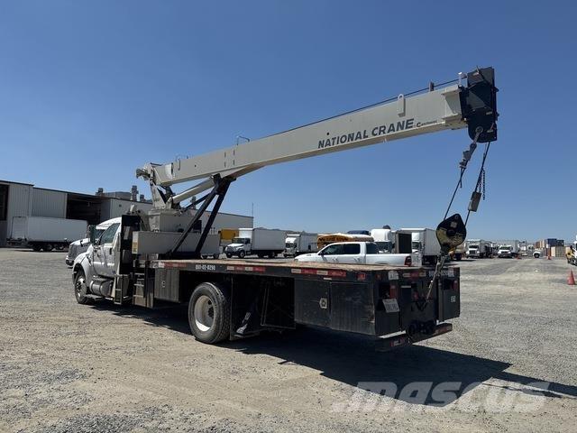 Ford F-750 Andere Fahrzeuge