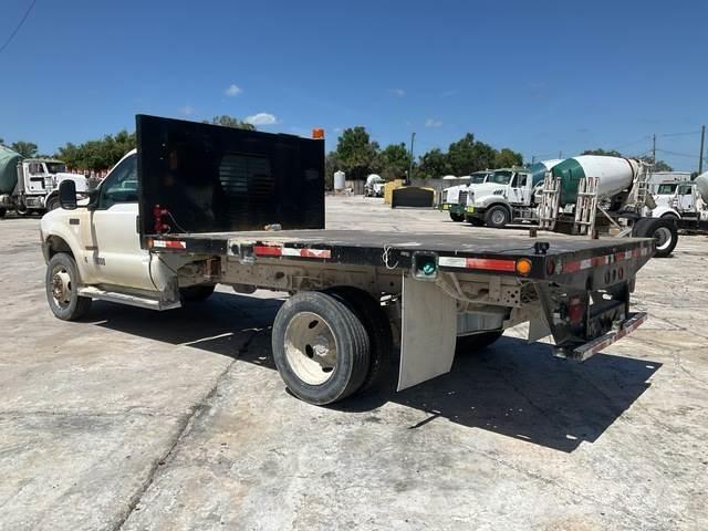 Ford F550 Pritschenwagen/Pritschenwagen mit Seitenklappe