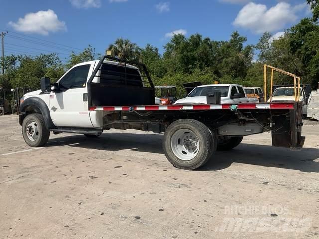 Ford F550 Pritschenwagen/Pritschenwagen mit Seitenklappe