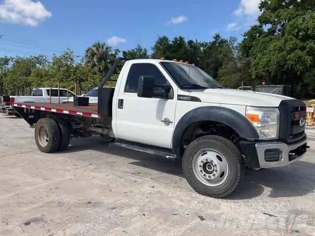 Ford F550 Pritschenwagen/Pritschenwagen mit Seitenklappe