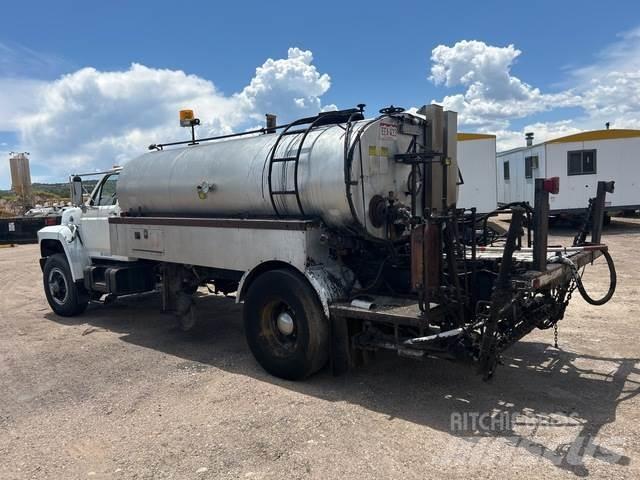 Ford F700 Betonmischer