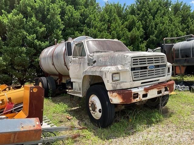 Ford F700 Tankwagen