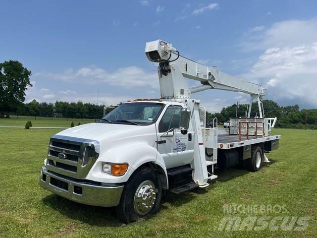 Ford F750 Pritschenwagen/Pritschenwagen mit Seitenklappe