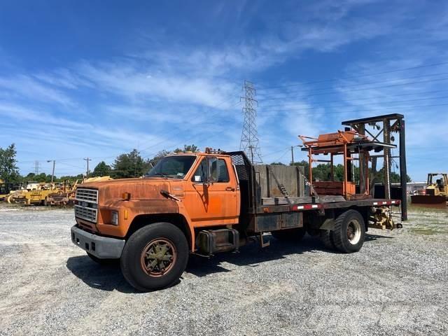 Ford F800 Kommunal-Sonderfahrzeuge