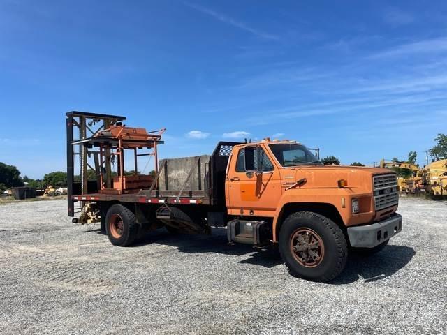 Ford F800 Kommunal-Sonderfahrzeuge