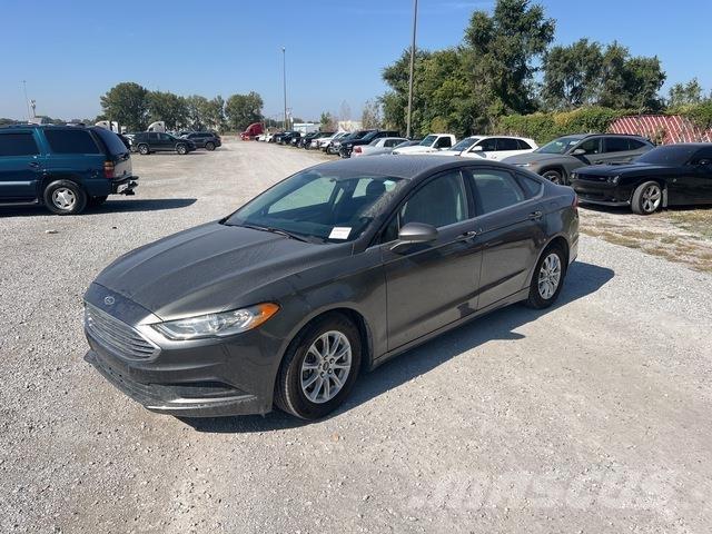 Ford Fusion PKWs