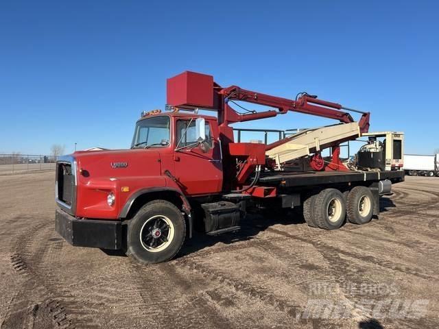 Ford L8000 Sonstige Baumaschinen