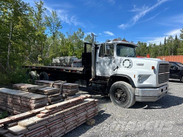 Ford L8000 Bergungsfahrzeuge