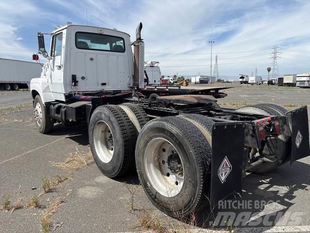 Ford L9000 Sattelzugmaschinen