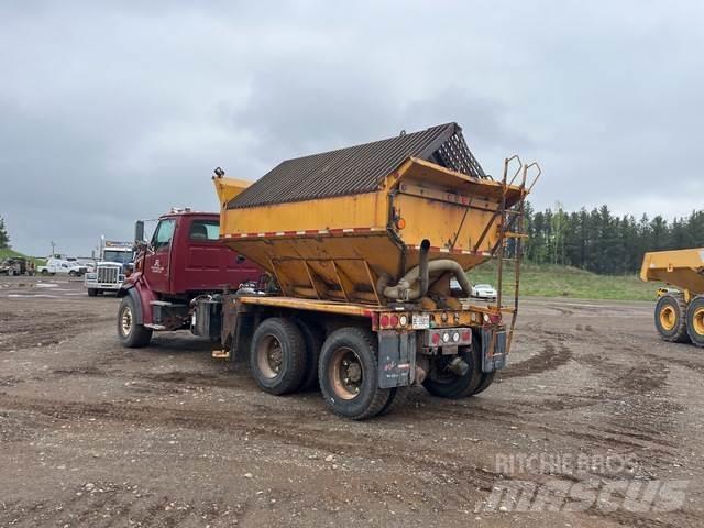 Ford LTS 9000 Schneeschilde und -pflüge