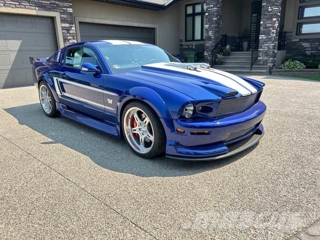 Ford Mustang PKWs