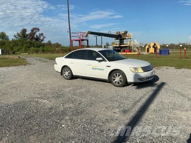 Ford Taurus PKWs