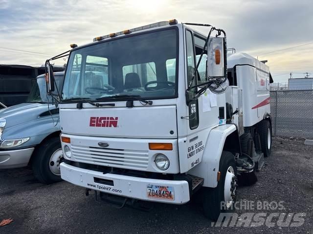 Freightliner  Kehrmaschine