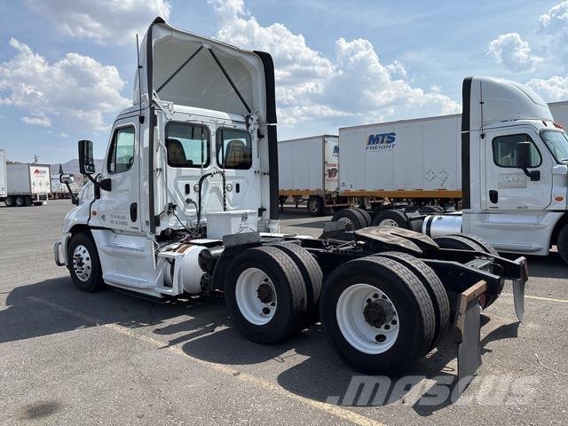 Freightliner  Sattelzugmaschinen
