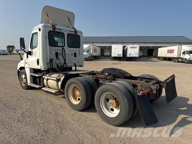 Freightliner  Sattelzugmaschinen