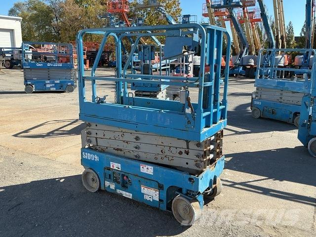 Genie GS-1930 Scheren-Arbeitsbühnen