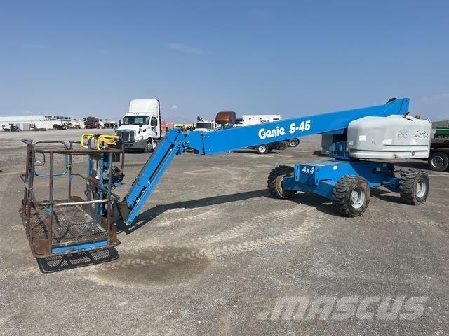 Genie S-45 Teleskopbühnen