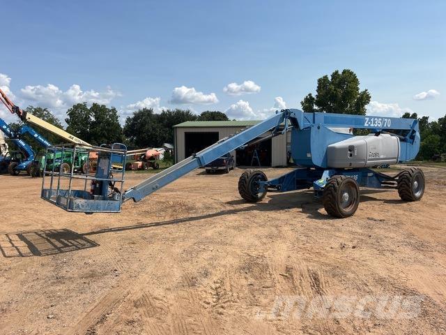 Genie Z-135 Gelenkteleskoparbeitsbühnen