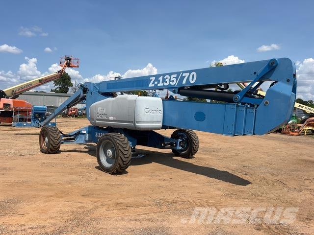 Genie Z-135 Gelenkteleskoparbeitsbühnen