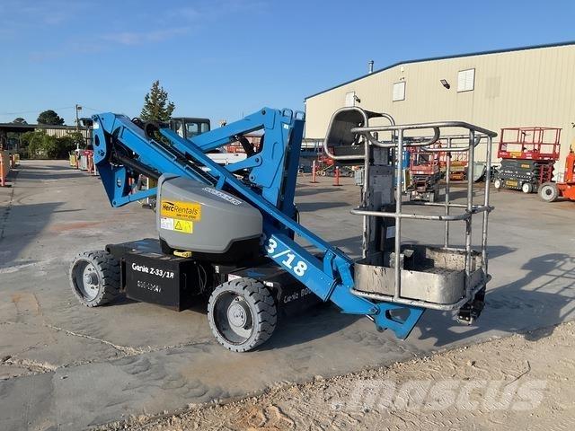 Genie Z-33/18 Gelenkteleskoparbeitsbühnen