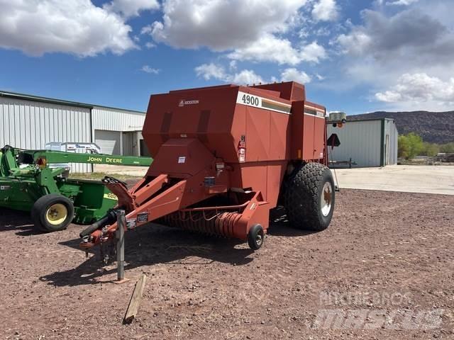 Hesston 4900 Quaderpressen
