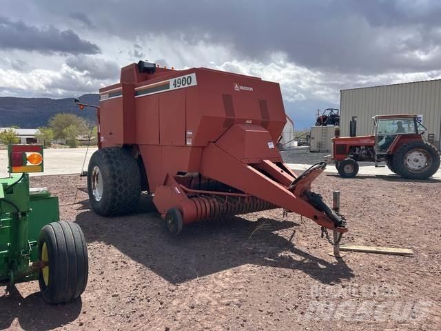 Hesston 4900 Quaderpressen