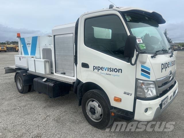 Hino 300 921 Wassertanker