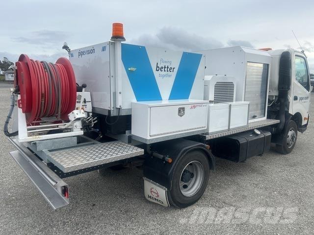 Hino 300 921 Wassertanker