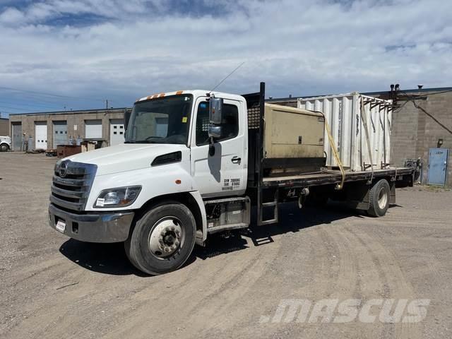 Hino 308 Pritschenwagen/Pritschenwagen mit Seitenklappe