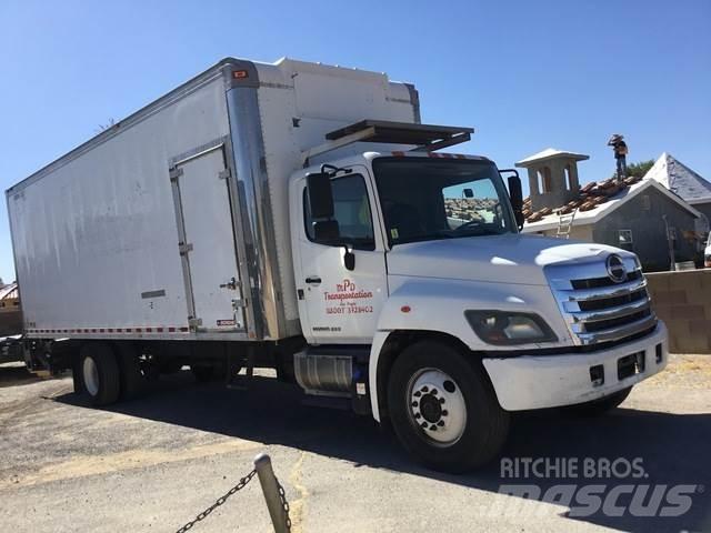 Hino 338 Kofferaufbau