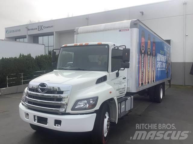 Hino 338 Kofferaufbau