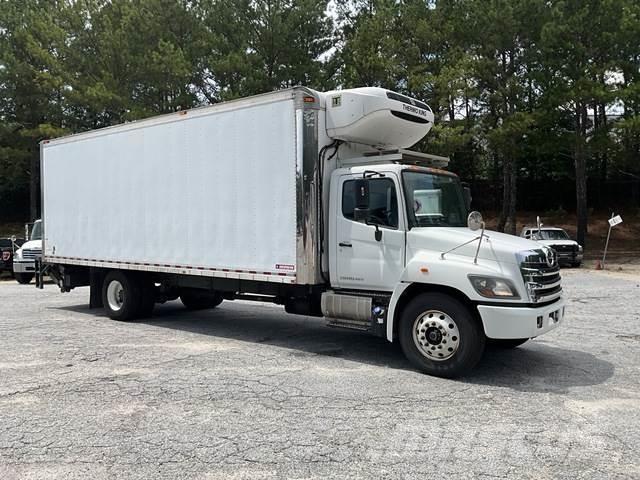 Hino 338 Kühlkoffer