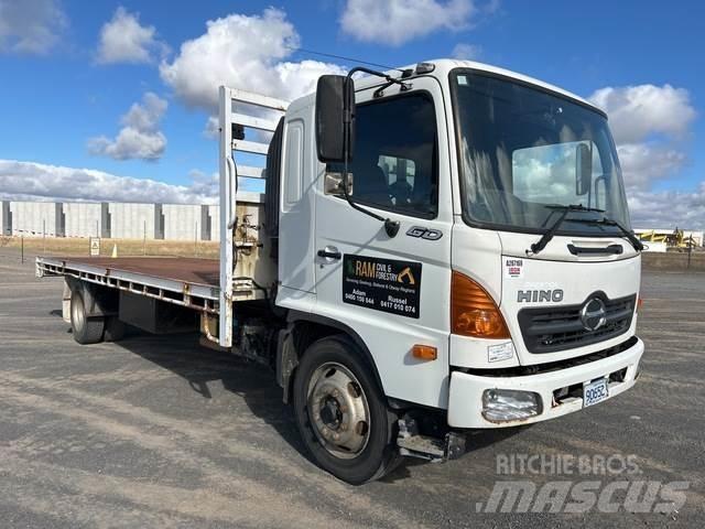 Hino 6D1J Pritschenwagen/Pritschenwagen mit Seitenklappe