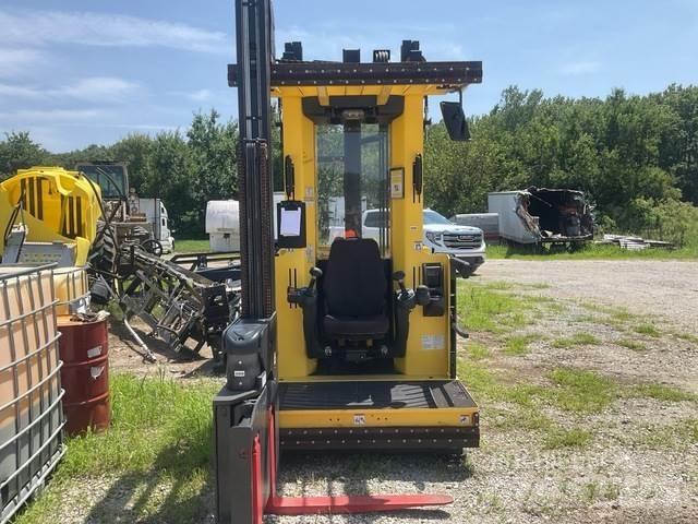 Hyster V30ZMU Mittelhub-Kommissionierer