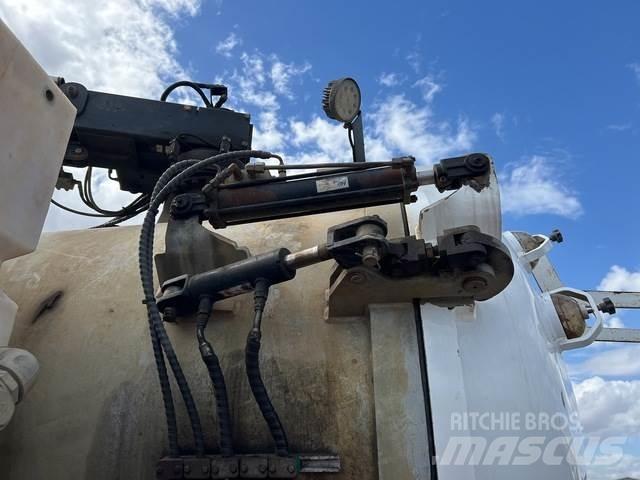 Isuzu FXZ Sonstige Baumaschinen