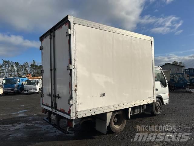 Isuzu NKR300s Sonstige Baumaschinen