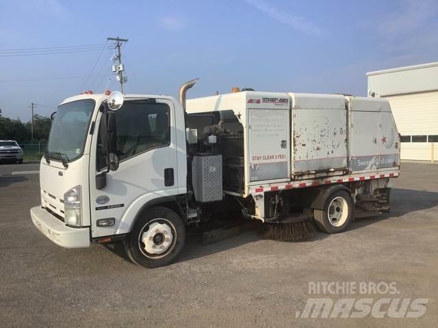 Isuzu NQR Kehrmaschine