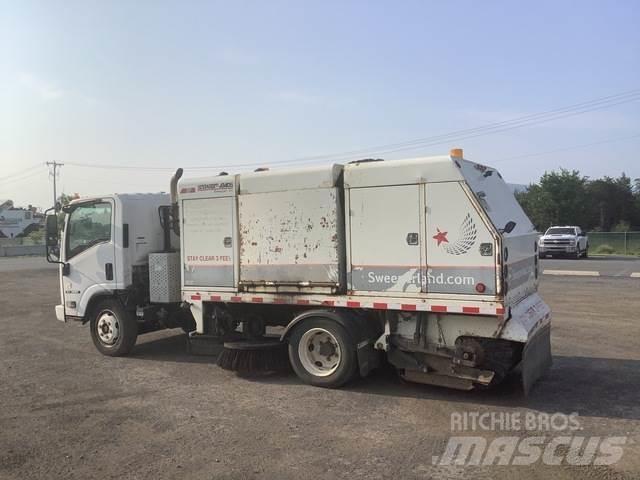Isuzu NQR Kehrmaschine
