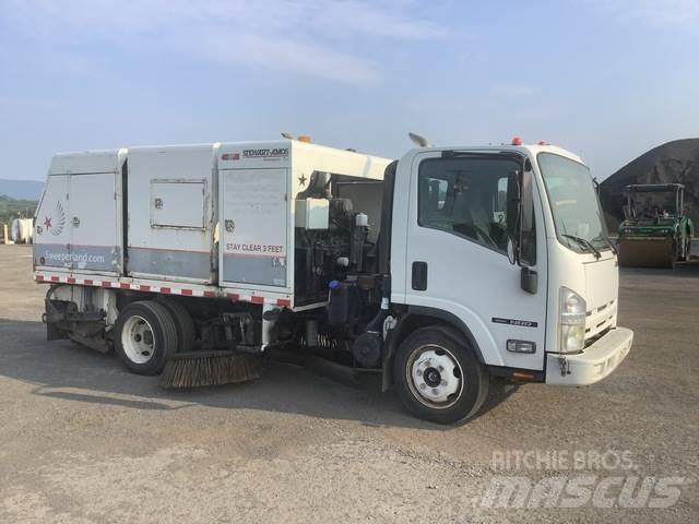 Isuzu NQR Kehrmaschine