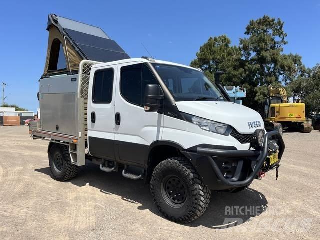 Iveco Daily Pritschenwagen/Pritschenwagen mit Seitenklappe