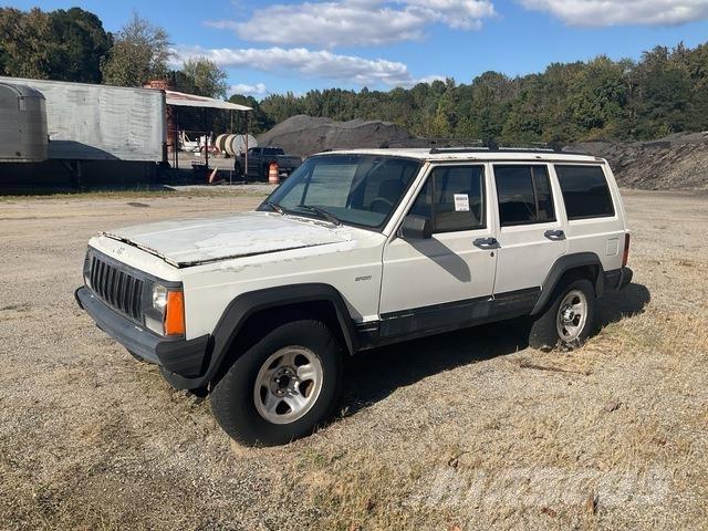 Jeep Cherokee PKWs